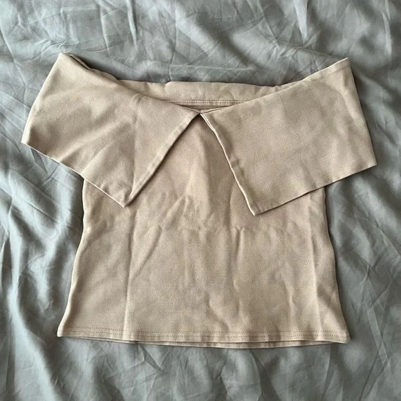 Off-Shoulder Beige Top - Picture 2 of 5